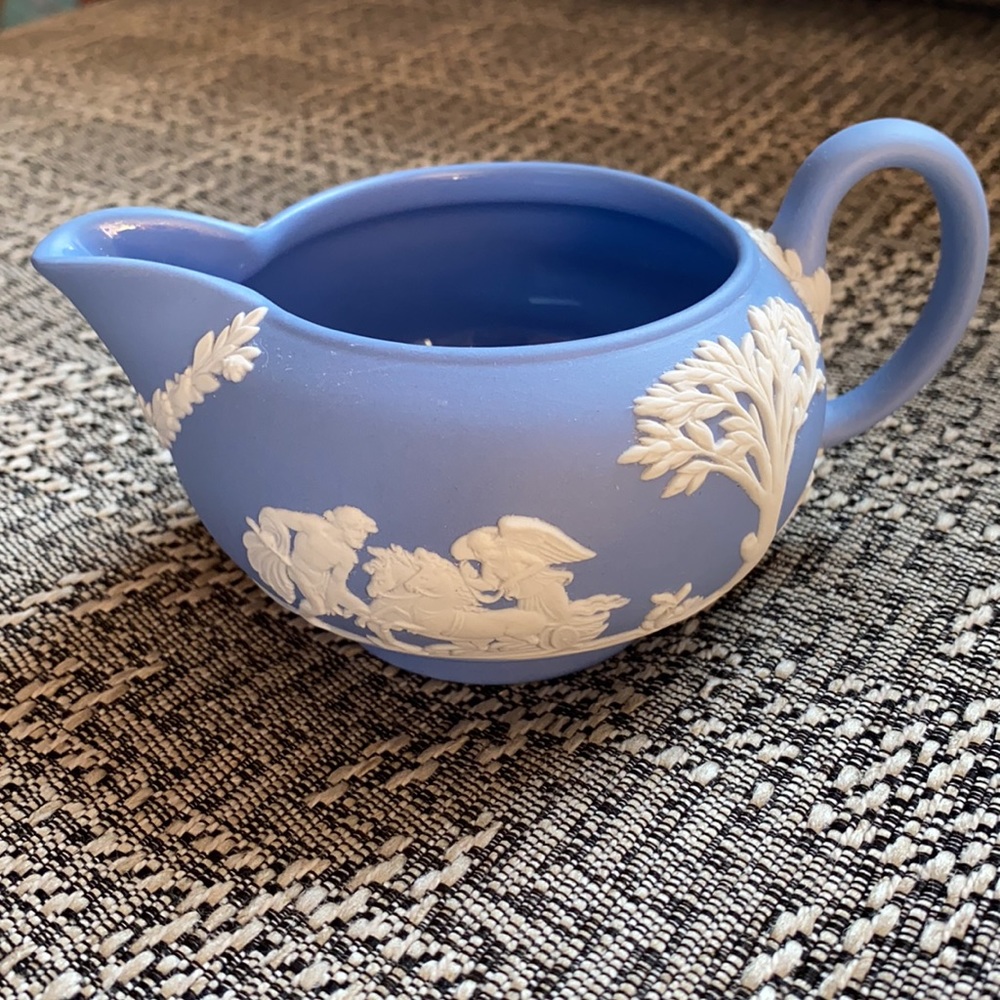 Vintage Wedgwood Jasperware Creamer (for tea set) - Picture 2 of 11